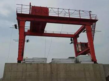 水電站移動(dòng)式啟閉機(jī)